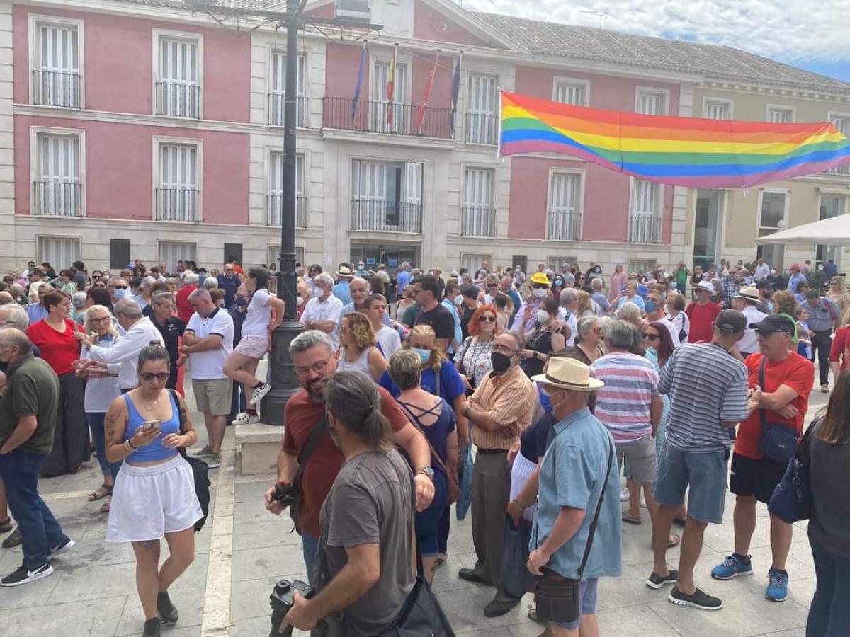 Concentracin en Aranjuez para exigir la reapertura de las Urgencias de Atencin Primaria