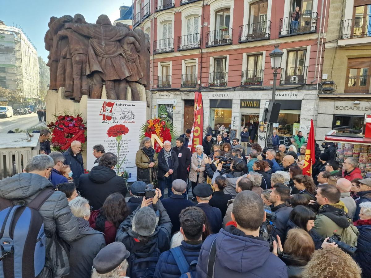 Homenaje a los Abogados de Atocha en la plaza de Antn Martn de Madrid