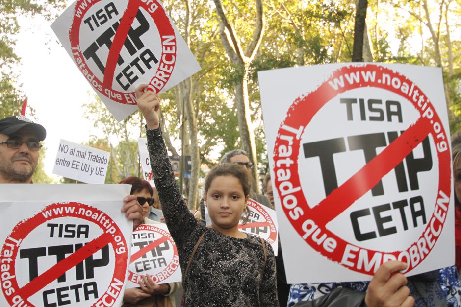 Manifestacin contra la pobreza, la desigualdad y los Tratados de Libre Comercio CETA, TTIP y TISA
