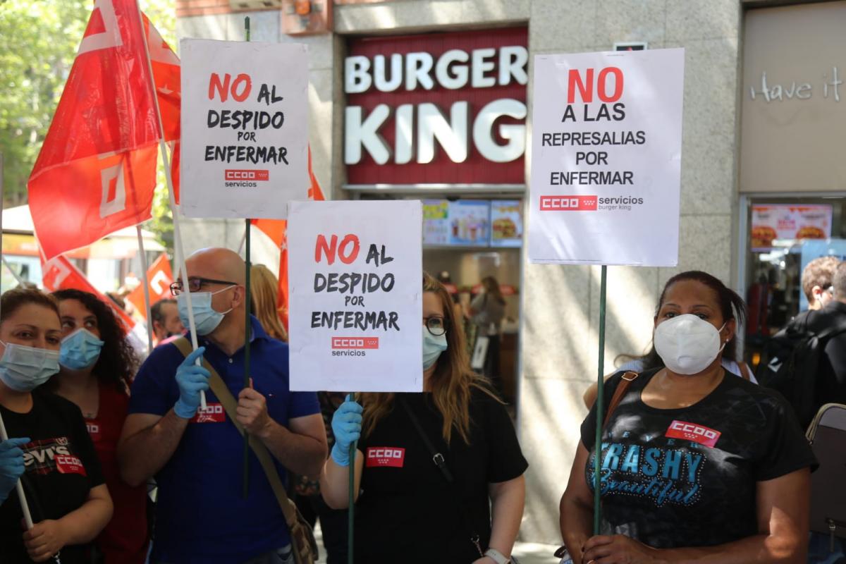 Concentracin contra los despidos en Burger King